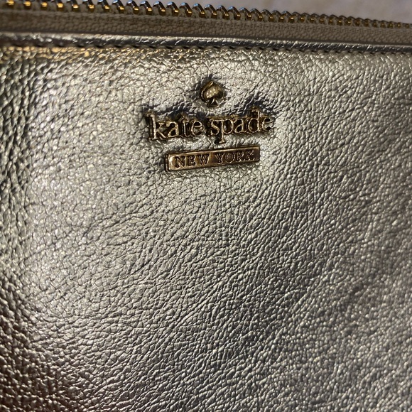 Kate Spade wristlet - Picture 2 of 2